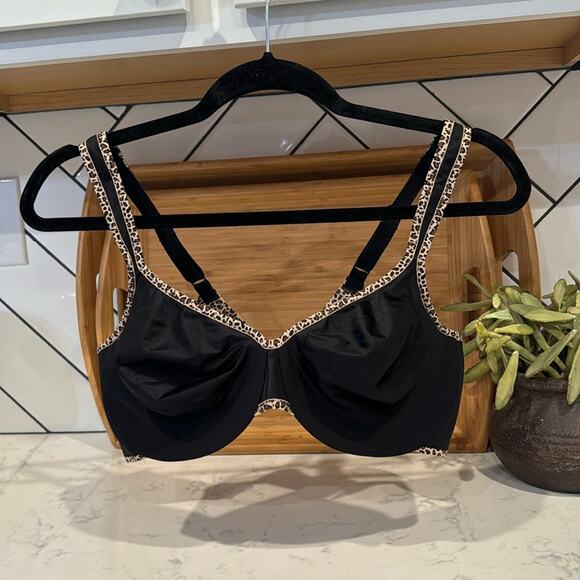 Olga wide strap leopard print accents underwire not lined T-shirt bra  size 38D - Picture 1 of 7